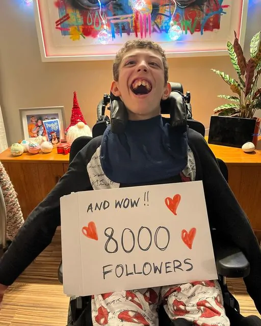 Noah aka Background Bob celebrates reaching 8,000 followers on Instagram